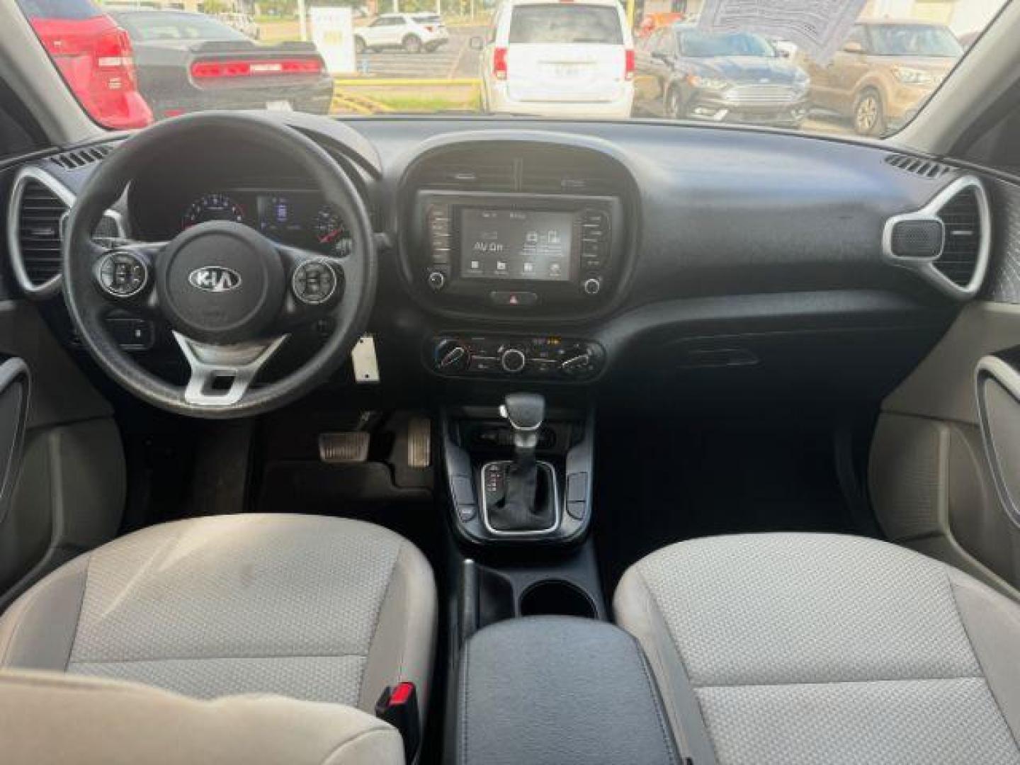 2020 SILVER Kia Soul LX CVT (KNDJ23AU4L7) with an 2.0L L4 DOHC 16V engine, Continuously Variable Transmission transmission, located at 2715 W Pioneer Pkwy, Arlington, TX, 76013, (817) 265-9009, 32.710262, -97.153236 - Photo#12