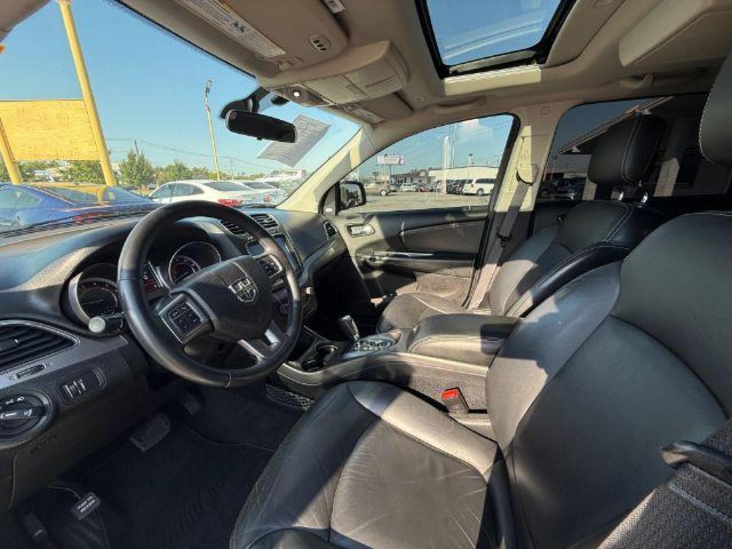 2018 WHITE Dodge Journey Crossroad FWD (3C4PDCGG4JT) with an 3.6L V6 DOHC 24V engine, 4-Speed Automatic transmission, located at 2715 W Pioneer Pkwy, Arlington, TX, 76013, (817) 265-9009, 32.710262, -97.153236 - Photo#16