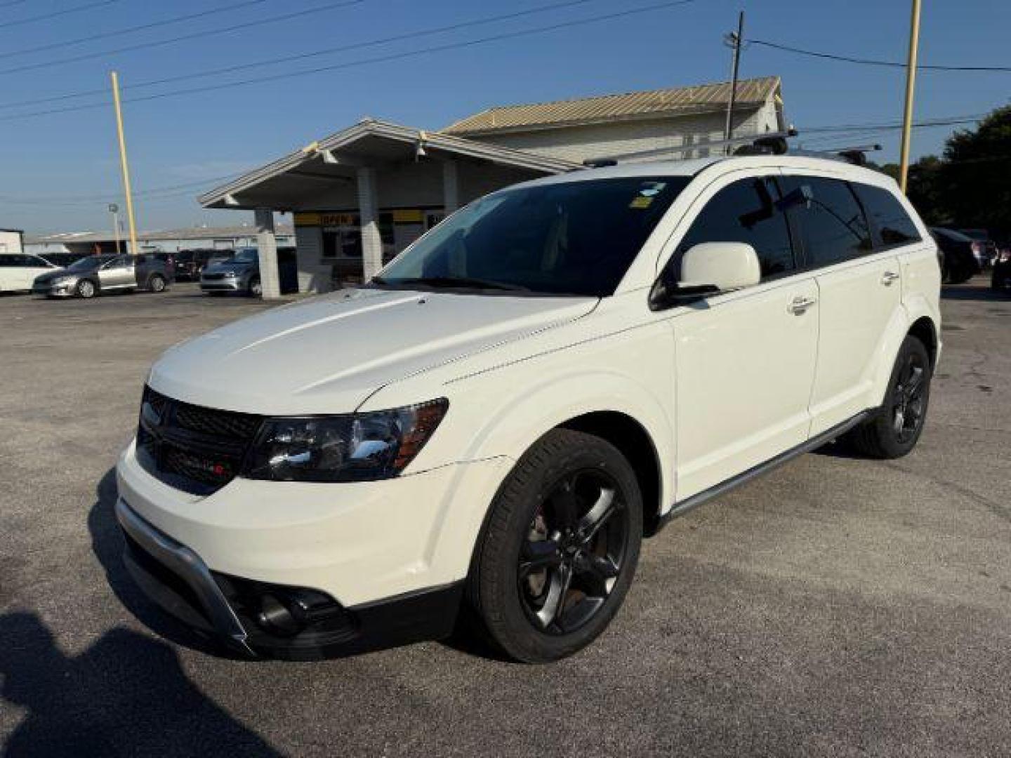 2018 WHITE Dodge Journey Crossroad FWD (3C4PDCGG4JT) with an 3.6L V6 DOHC 24V engine, 4-Speed Automatic transmission, located at 2715 W Pioneer Pkwy, Arlington, TX, 76013, (817) 265-9009, 32.710262, -97.153236 - Photo#3