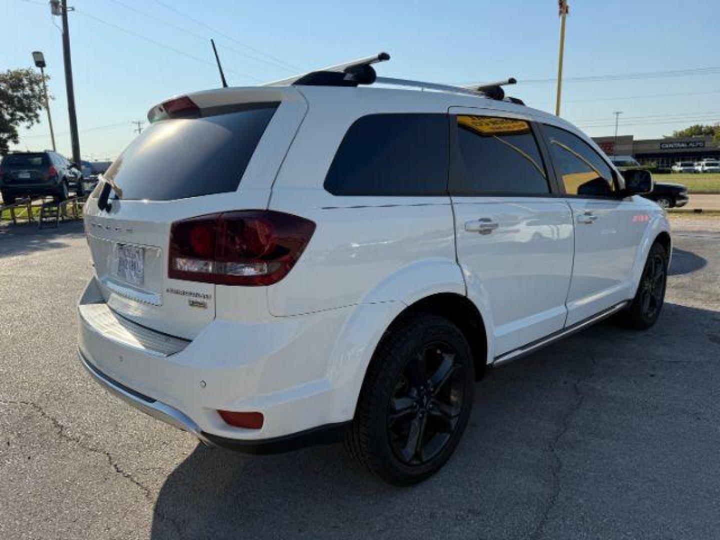 2018 WHITE Dodge Journey Crossroad FWD (3C4PDCGG4JT) with an 3.6L V6 DOHC 24V engine, 4-Speed Automatic transmission, located at 2715 W Pioneer Pkwy, Arlington, TX, 76013, (817) 265-9009, 32.710262, -97.153236 - Photo#7