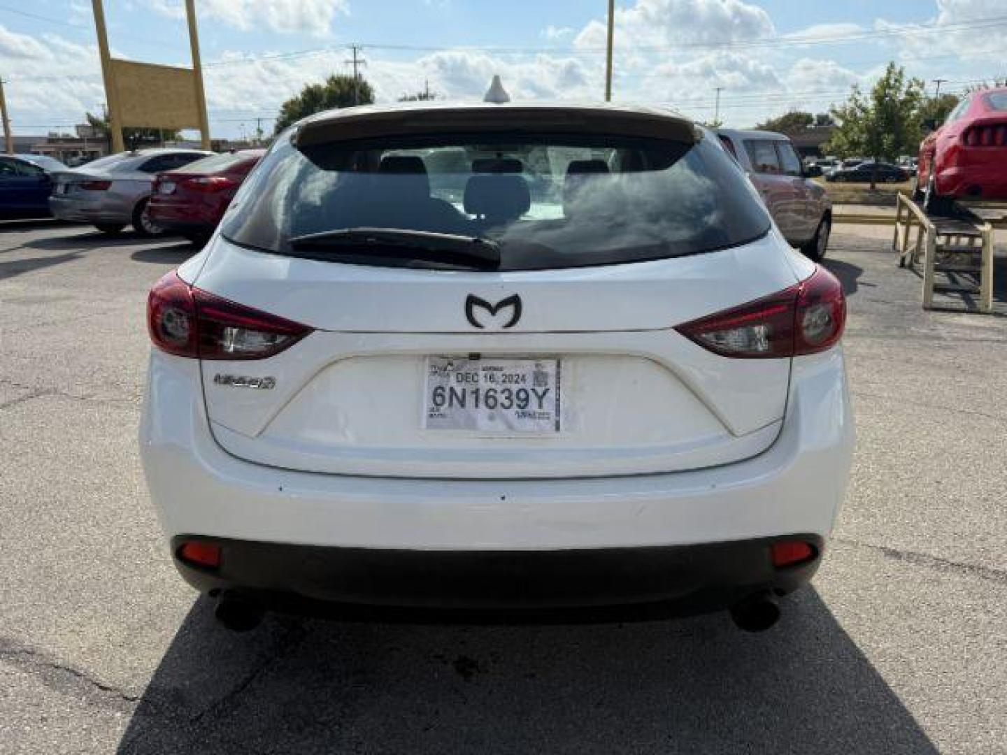 2015 WHITE Mazda MAZDA3 i Touring AT 5-Door (JM1BM1L72F1) with an 2.0L L4 DOHC 16V engine, 6-Speed Automatic transmission, located at 2715 W Pioneer Pkwy, Arlington, TX, 76013, (817) 265-9009, 32.710262, -97.153236 - Photo#8