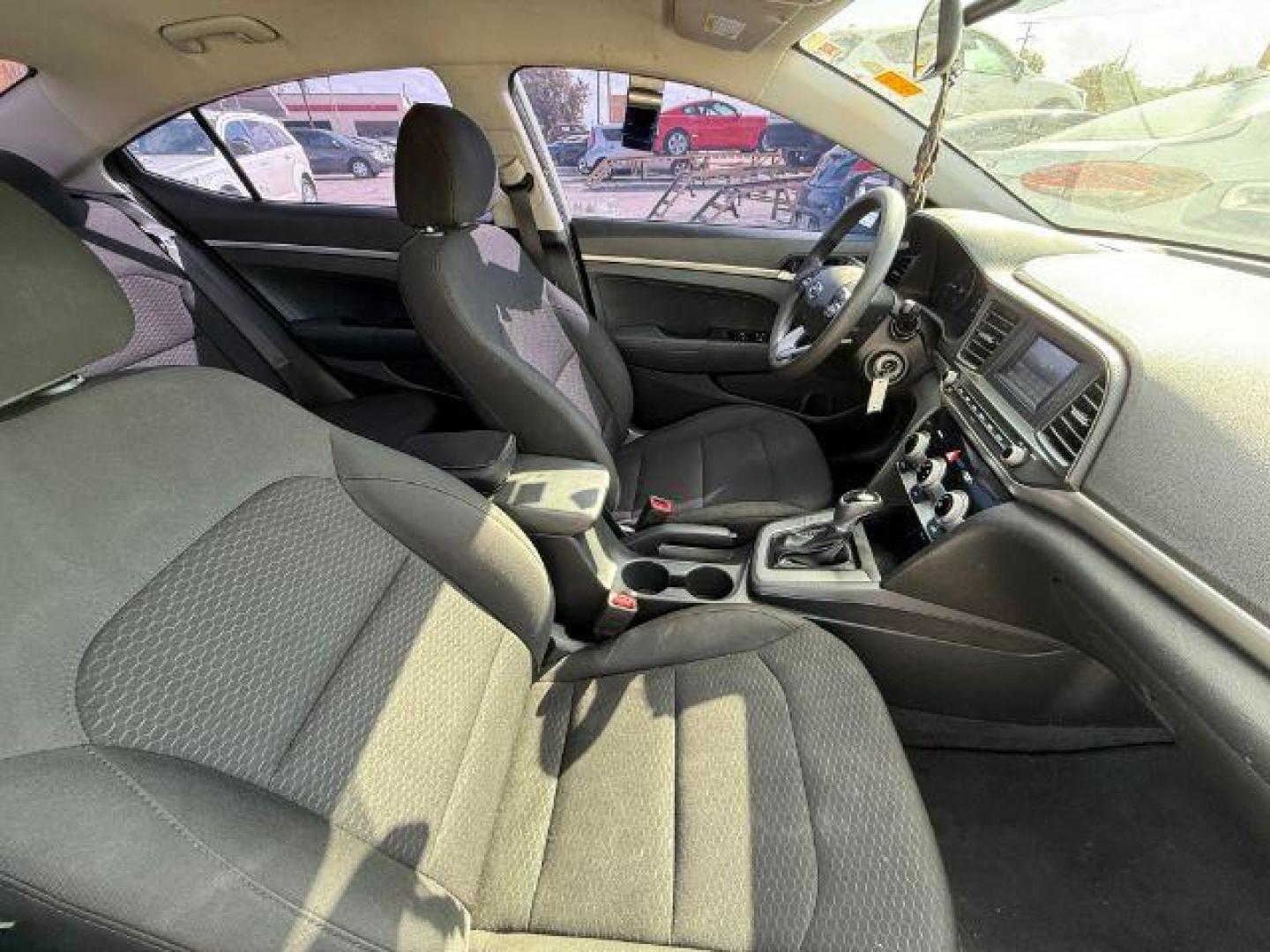 2019 SILVER Hyundai Elantra SE 6AT (5NPD74LFXKH) with an 1.8L L4 DOHC 16V engine, 6-Speed Automatic transmission, located at 2715 W Pioneer Pkwy, Arlington, TX, 76013, (817) 265-9009, 32.710262, -97.153236 - Photo#11