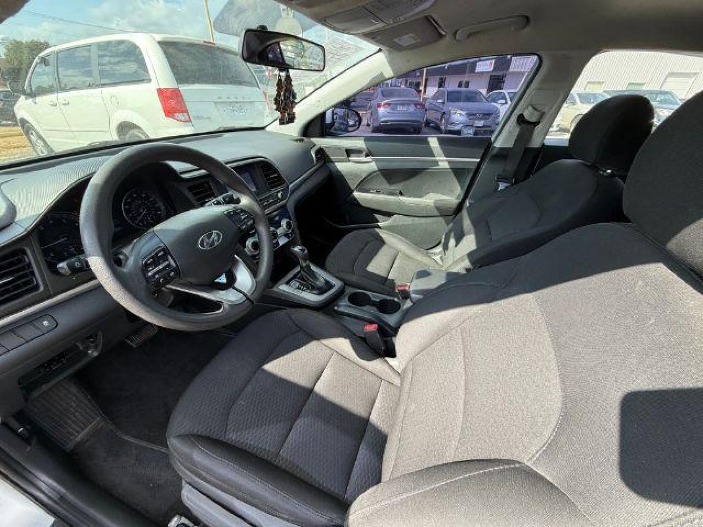 2019 SILVER Hyundai Elantra SE 6AT (5NPD74LFXKH) with an 1.8L L4 DOHC 16V engine, 6-Speed Automatic transmission, located at 2715 W Pioneer Pkwy, Arlington, TX, 76013, (817) 265-9009, 32.710262, -97.153236 - Photo#14