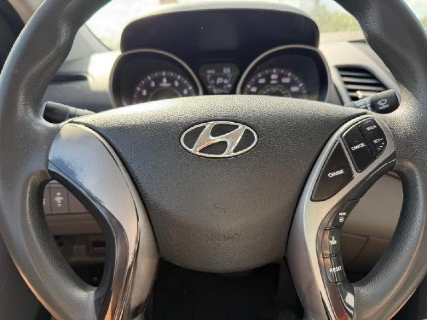 2014 RED Hyundai Elantra SE (5NPDH4AE1EH) , located at 2715 W Pioneer Pkwy, Arlington, TX, 76013, (817) 265-9009, 32.710262, -97.153236 - Photo#18