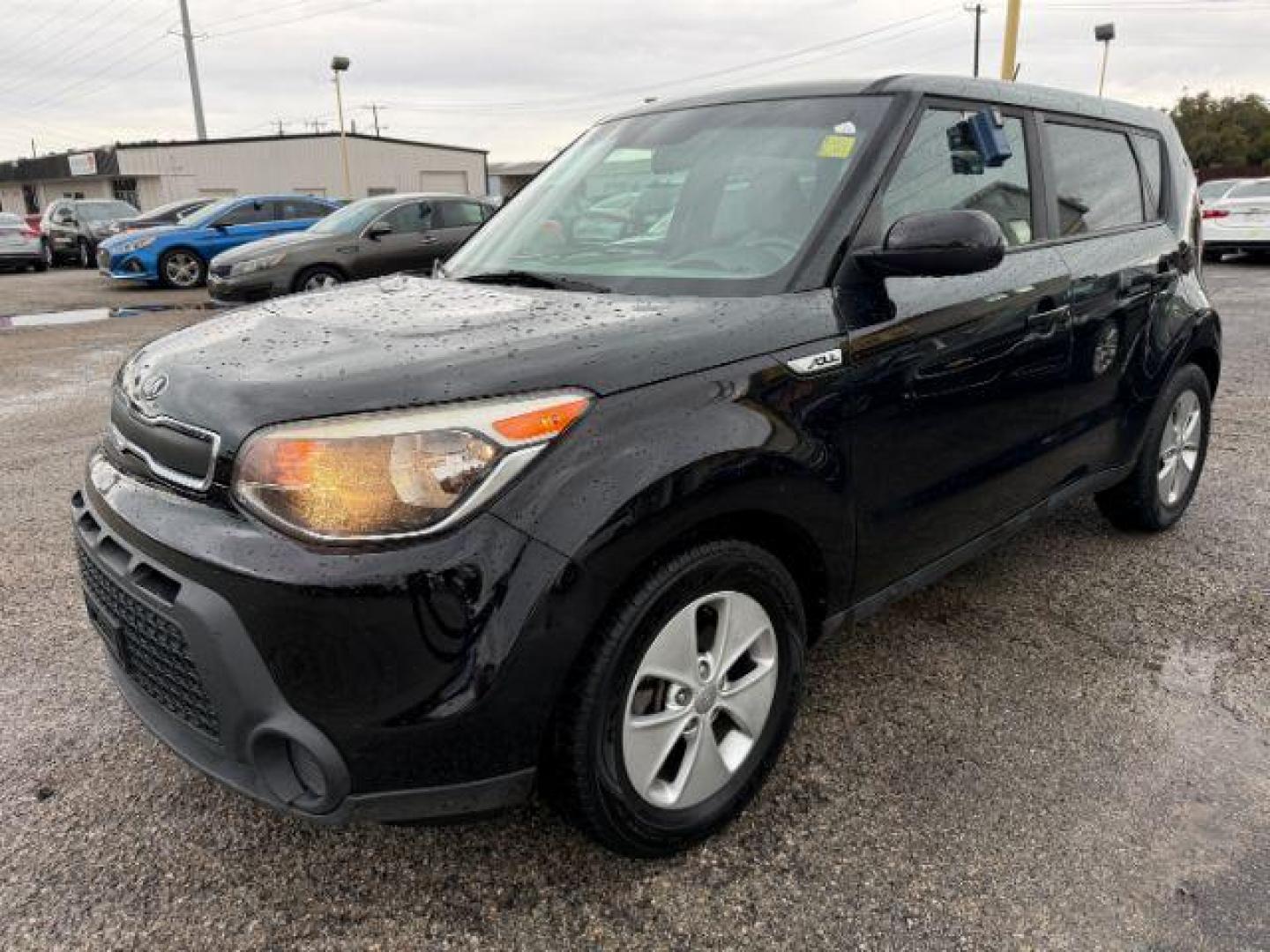 2016 BLACK Kia Soul Base 6A (KNDJN2A21G7) with an 1.6L L4 DOHC 16V engine, 6-Speed Automatic transmission, located at 2715 W Pioneer Pkwy, Arlington, TX, 76013, (817) 265-9009, 32.710262, -97.153236 - Photo#3