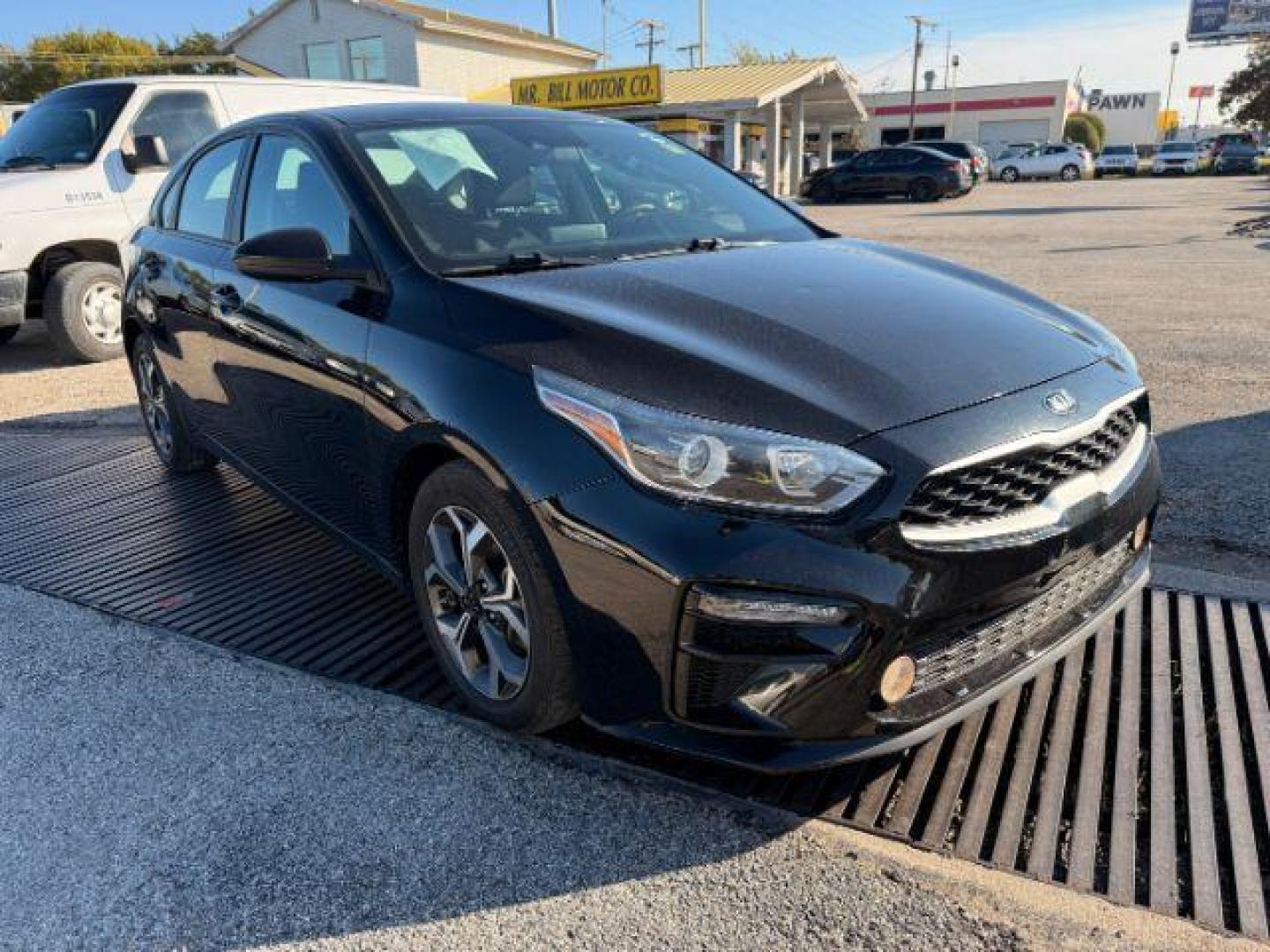 2020 BLACK Kia Forte FE (3KPF24AD8LE) with an 2.0L L4 DOHC 16V engine, Continuously Variable Transmission transmission, located at 2715 W Pioneer Pkwy, Arlington, TX, 76013, (817) 265-9009, 32.710262, -97.153236 - Photo#5