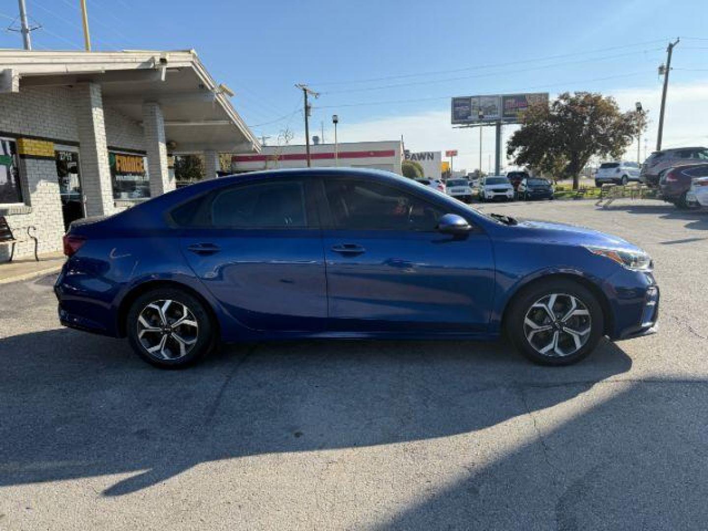 2019 BLUE Kia Forte LXS (3KPF24AD6KE) , located at 2715 W Pioneer Pkwy, Arlington, TX, 76013, (817) 265-9009, 32.710262, -97.153236 - Photo#6