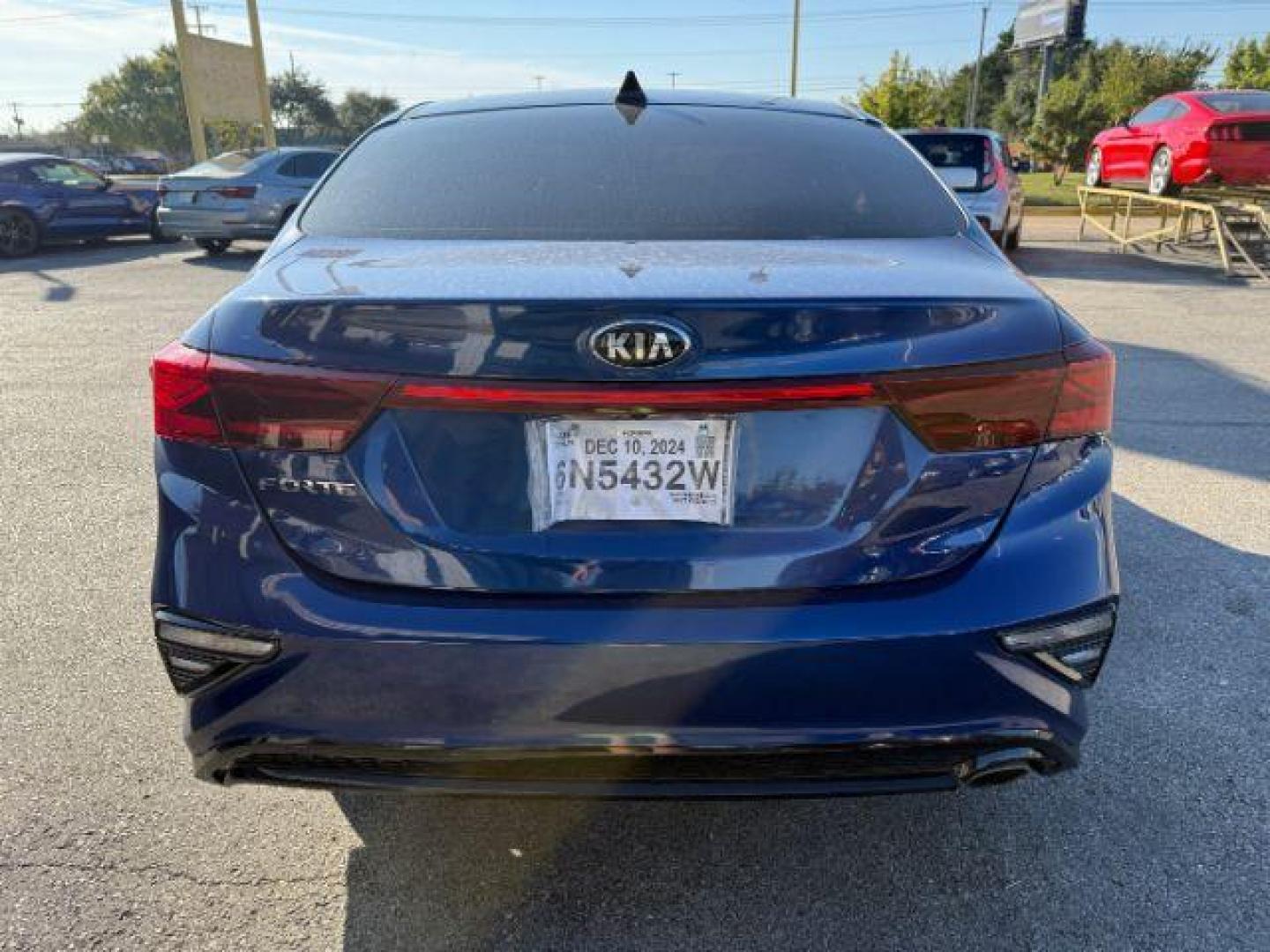 2019 BLUE Kia Forte LXS (3KPF24AD6KE) , located at 2715 W Pioneer Pkwy, Arlington, TX, 76013, (817) 265-9009, 32.710262, -97.153236 - Photo#8