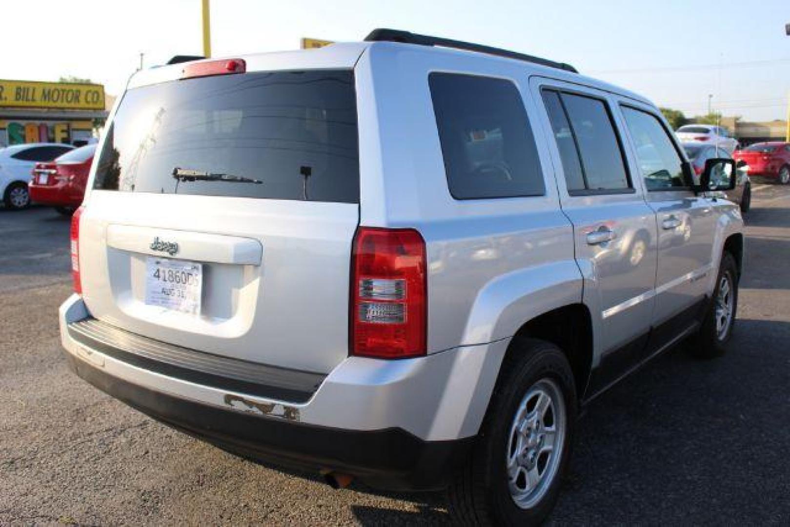 2015 SILVER Jeep Patriot Sport 4WD (1C4NJRBB7FD) with an 2.4L L4 DOHC 16V engine, located at 2715 W Pioneer Pkwy, Arlington, TX, 76013, (817) 265-9009, 32.710262, -97.153236 - Photo#5