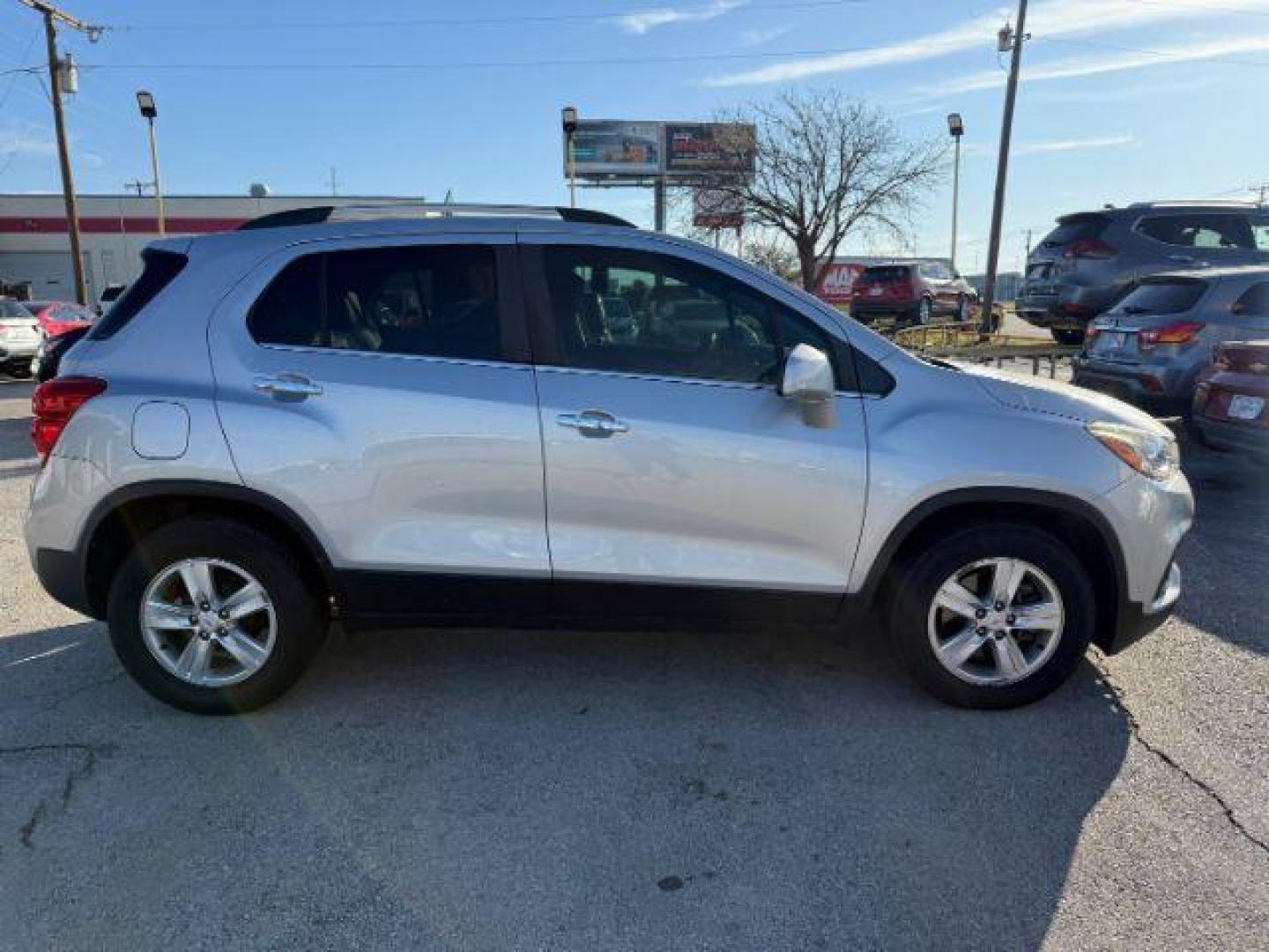 2018 SILVER Chevrolet Trax LT FWD (KL7CJLSB9JB) with an 1.4L L4 DOHC 16V engine, 6-Speed Automatic transmission, located at 2715 W Pioneer Pkwy, Arlington, TX, 76013, (817) 265-9009, 32.710262, -97.153236 - Photo#6