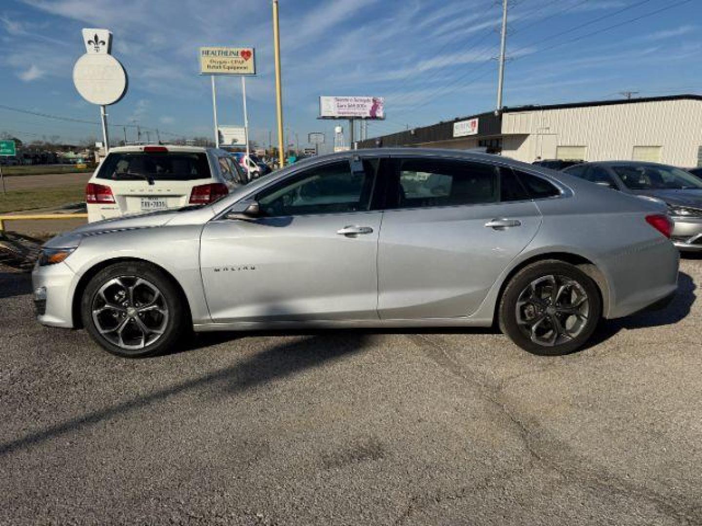 2021 SILVER Chevrolet Malibu LT (1G1ZD5ST4MF) with an 1.5L L4 DOHC 16V engine, 6-Speed Automatic transmission, located at 2715 W Pioneer Pkwy, Arlington, TX, 76013, (817) 265-9009, 32.710262, -97.153236 - Photo#2