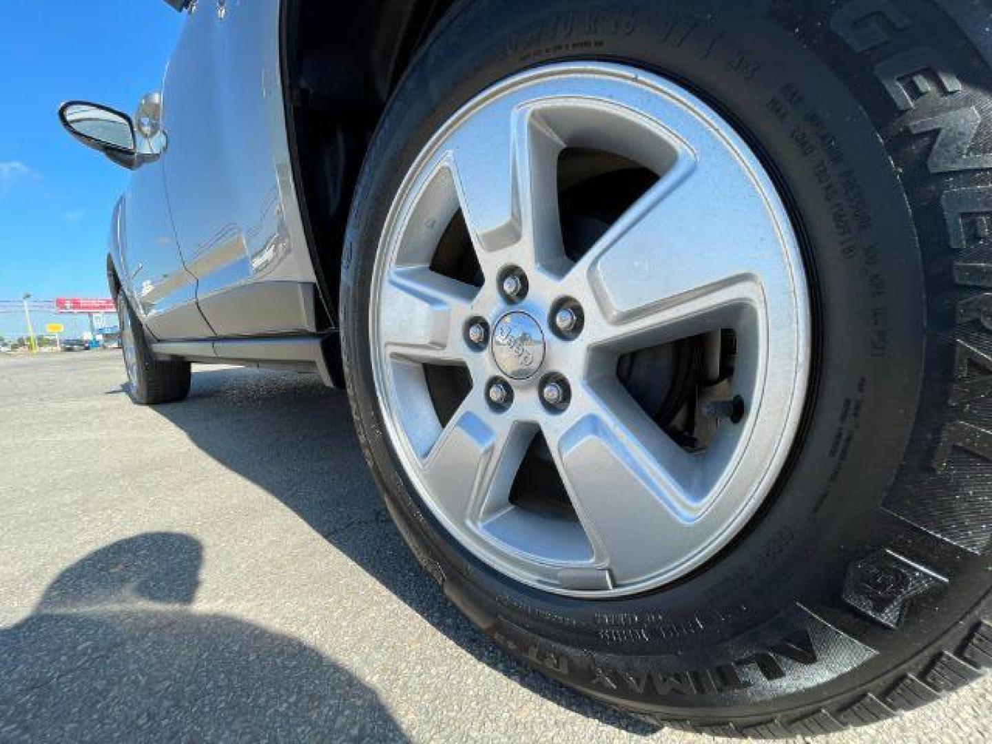 2015 SILVER Jeep Compass Sport FWD (1C4NJCBA2FD) with an 2.0L L4 DOHC 16V engine, located at 2715 W Pioneer Pkwy, Arlington, TX, 76013, (817) 265-9009, 32.710262, -97.153236 - Photo#9