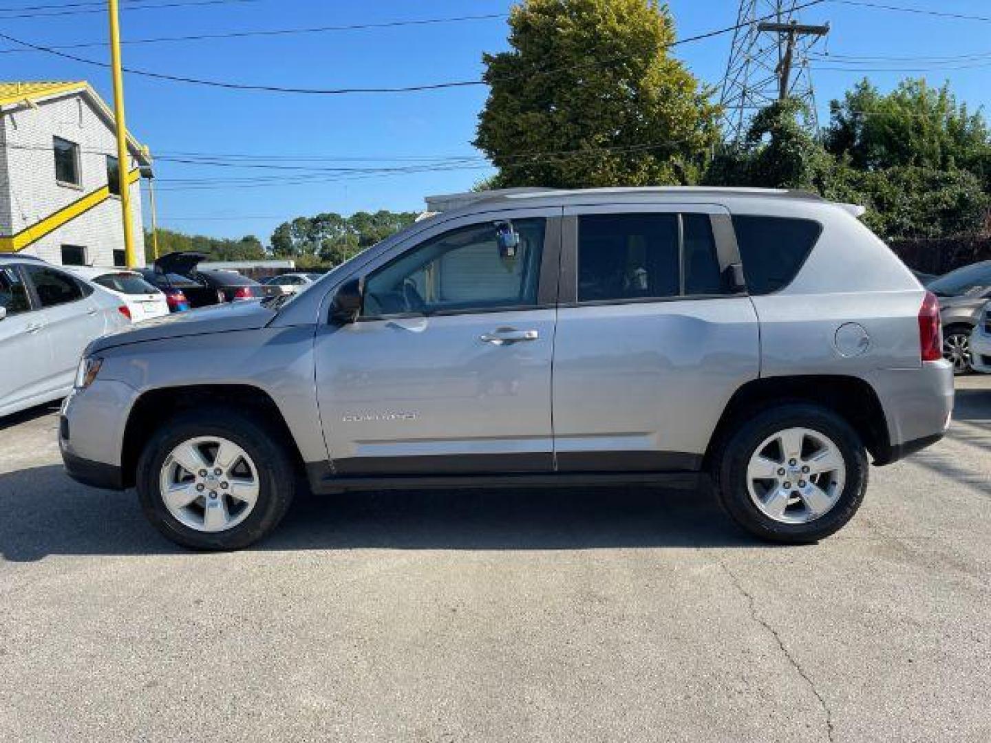 2015 SILVER Jeep Compass Sport FWD (1C4NJCBA2FD) with an 2.0L L4 DOHC 16V engine, located at 2715 W Pioneer Pkwy, Arlington, TX, 76013, (817) 265-9009, 32.710262, -97.153236 - Photo#1