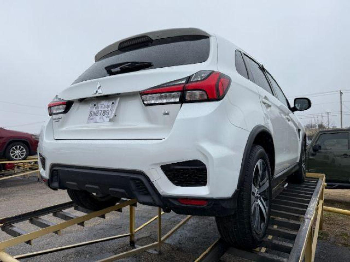 2021 WHITE Mitsubishi Outlander Sport 2.0 SE CVT (JA4APVAU0MU) with an 2.0L L4 DOHC 16V engine, Continuously Variable Transmission transmission, located at 2715 W Pioneer Pkwy, Arlington, TX, 76013, (817) 265-9009, 32.710262, -97.153236 - Photo#6