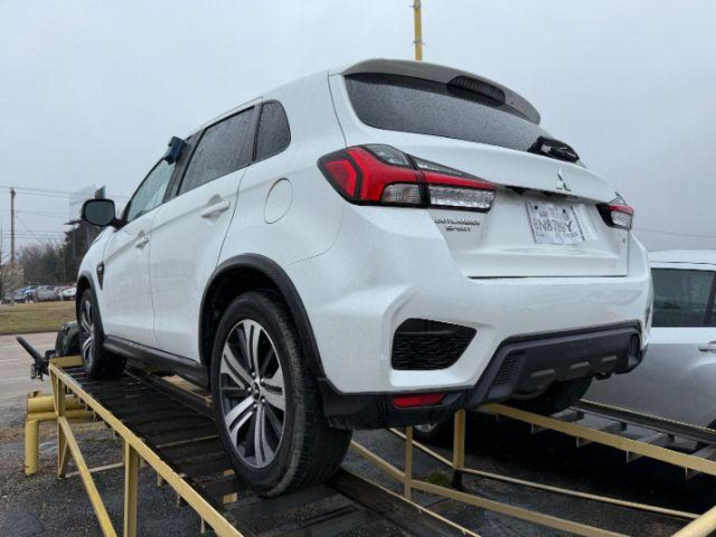 2021 WHITE Mitsubishi Outlander Sport 2.0 SE CVT (JA4APVAU0MU) with an 2.0L L4 DOHC 16V engine, Continuously Variable Transmission transmission, located at 2715 W Pioneer Pkwy, Arlington, TX, 76013, (817) 265-9009, 32.710262, -97.153236 - Photo#8