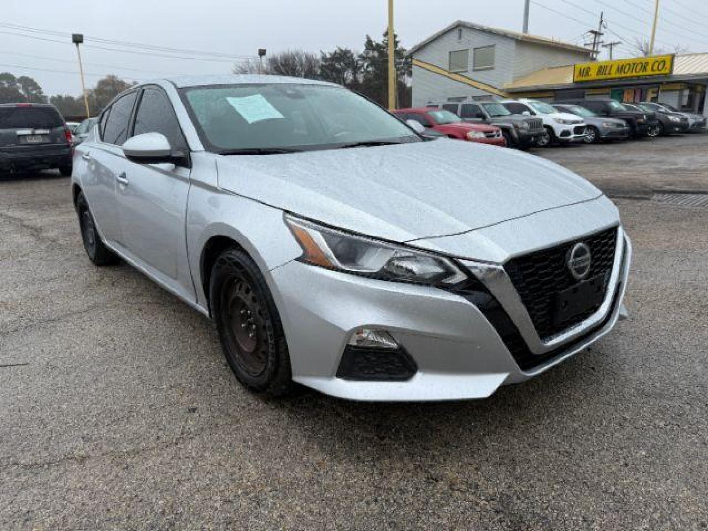 2021 Nissan Altima 2.5 S (1N4BL4BV3MN) with an 2.5L L4 DOHC 16V engine, Continuously Variable Transmission transmission, located at 2715 W Pioneer Pkwy, Arlington, TX, 76013, (817) 265-9009, 32.710262, -97.153236 - Photo#5