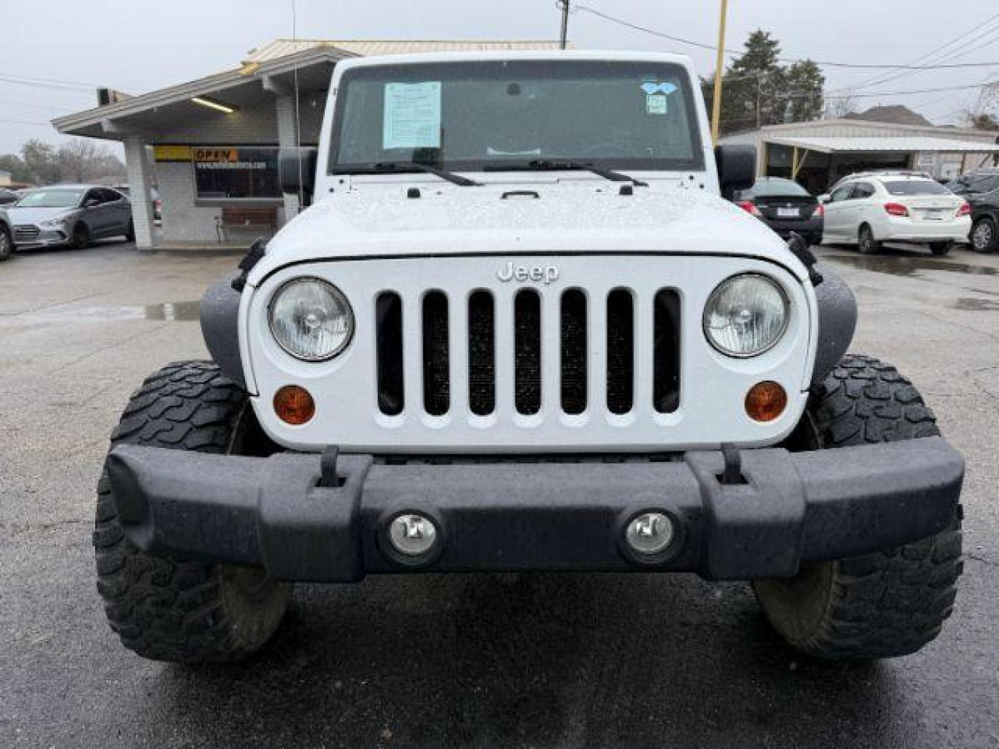 2013 WHITE Jeep Wrangler Unlimited Sport 4WD (1C4BJWDG0DL) with an 3.6L V6 DOHC 24V FFV engine, located at 2715 W Pioneer Pkwy, Arlington, TX, 76013, (817) 265-9009, 32.710262, -97.153236 - Photo#4