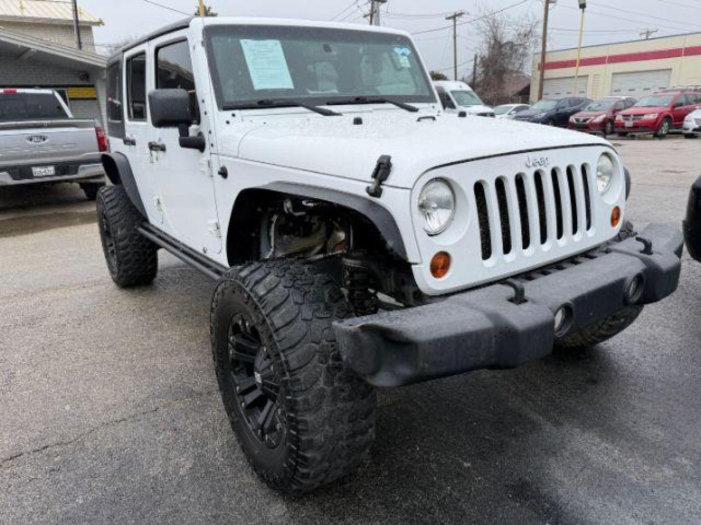 2013 WHITE Jeep Wrangler Unlimited Sport 4WD (1C4BJWDG0DL) with an 3.6L V6 DOHC 24V FFV engine, located at 2715 W Pioneer Pkwy, Arlington, TX, 76013, (817) 265-9009, 32.710262, -97.153236 - Photo#5