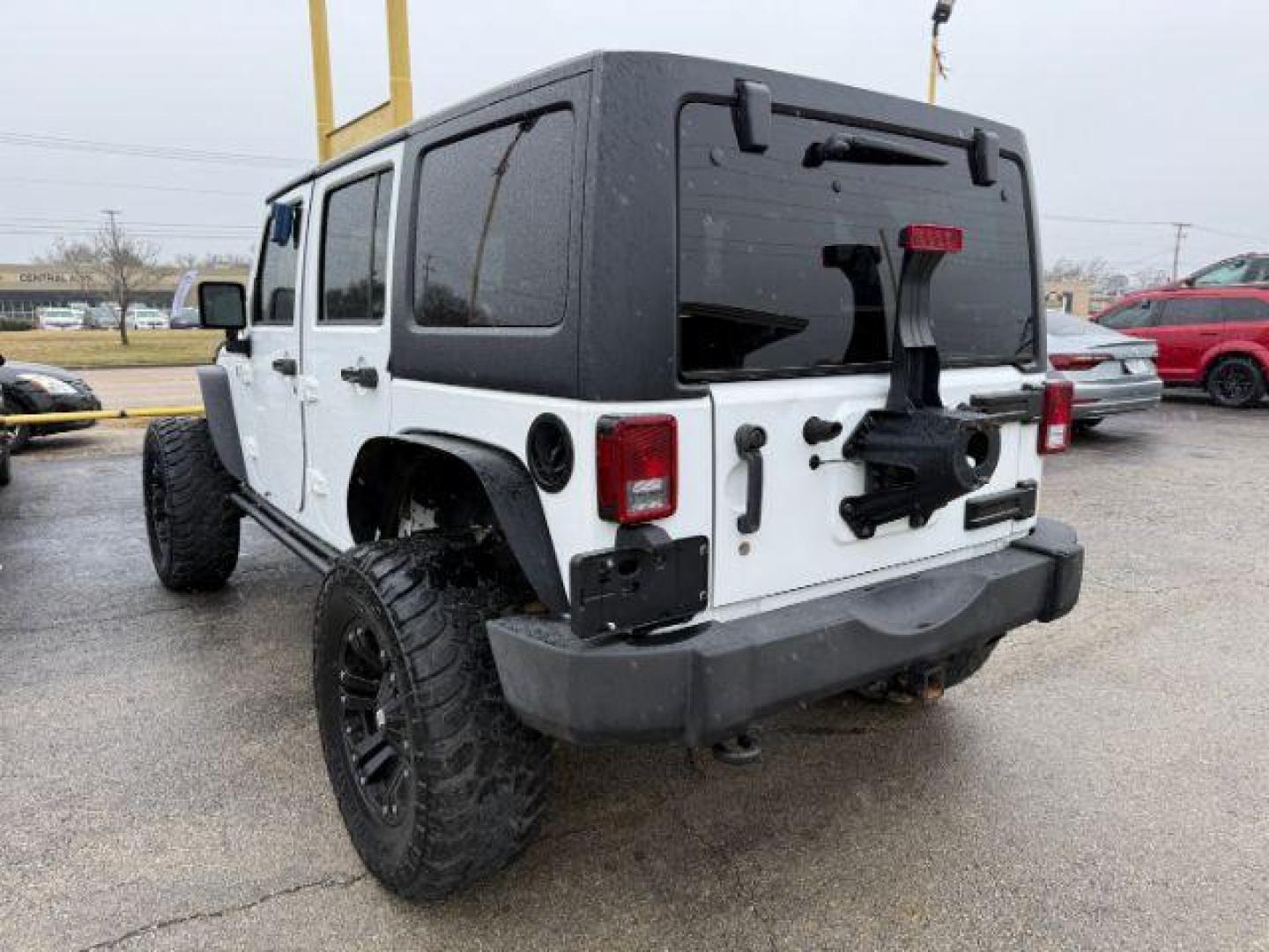 2013 WHITE Jeep Wrangler Unlimited Sport 4WD (1C4BJWDG0DL) with an 3.6L V6 DOHC 24V FFV engine, located at 2715 W Pioneer Pkwy, Arlington, TX, 76013, (817) 265-9009, 32.710262, -97.153236 - Photo#8