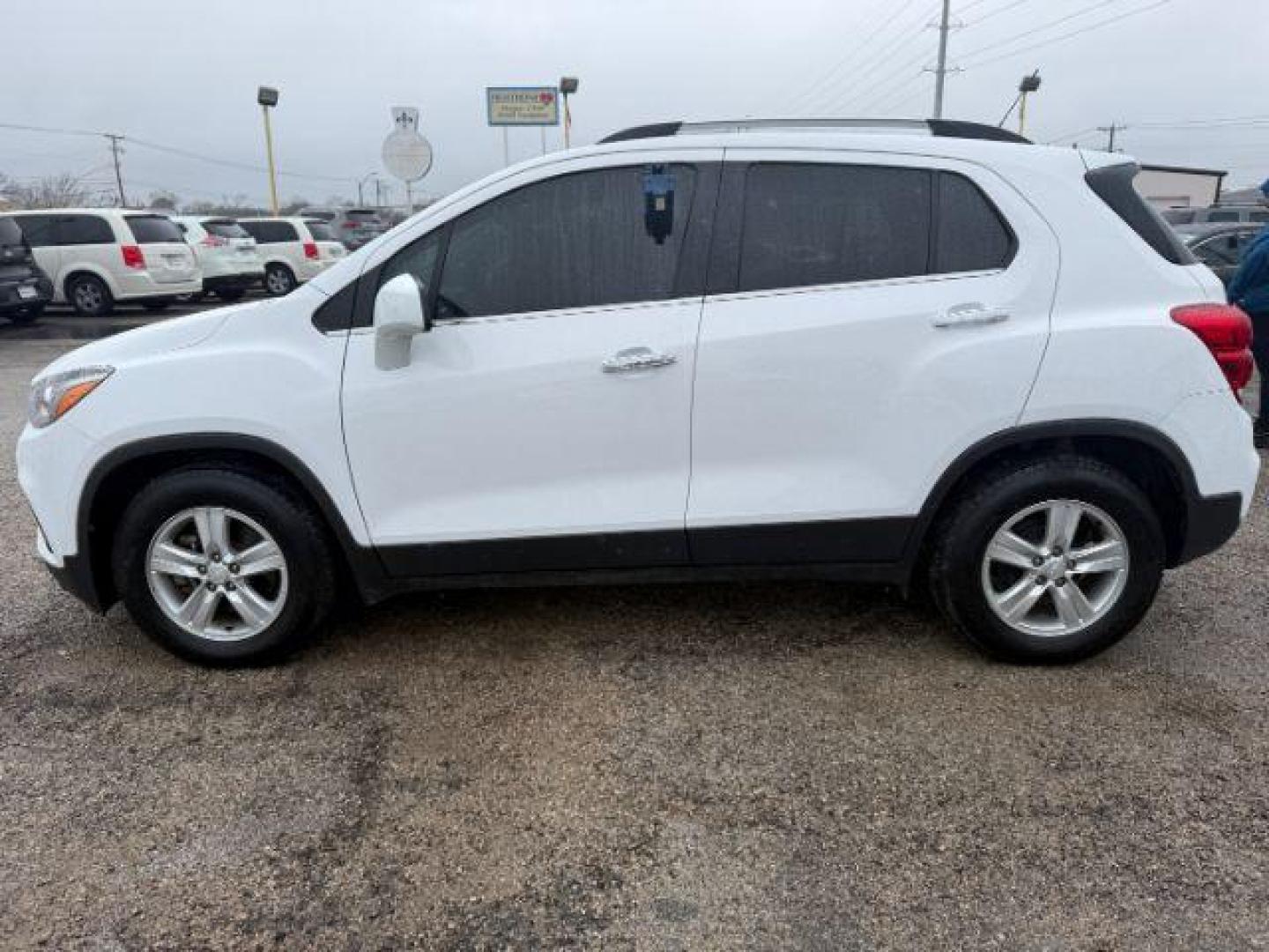 2020 WHITE CHEVROLET TRAX LT (3GNCJLSB4LL) , located at 2715 W Pioneer Pkwy, Arlington, TX, 76013, (817) 265-9009, 32.710262, -97.153236 - Photo#2