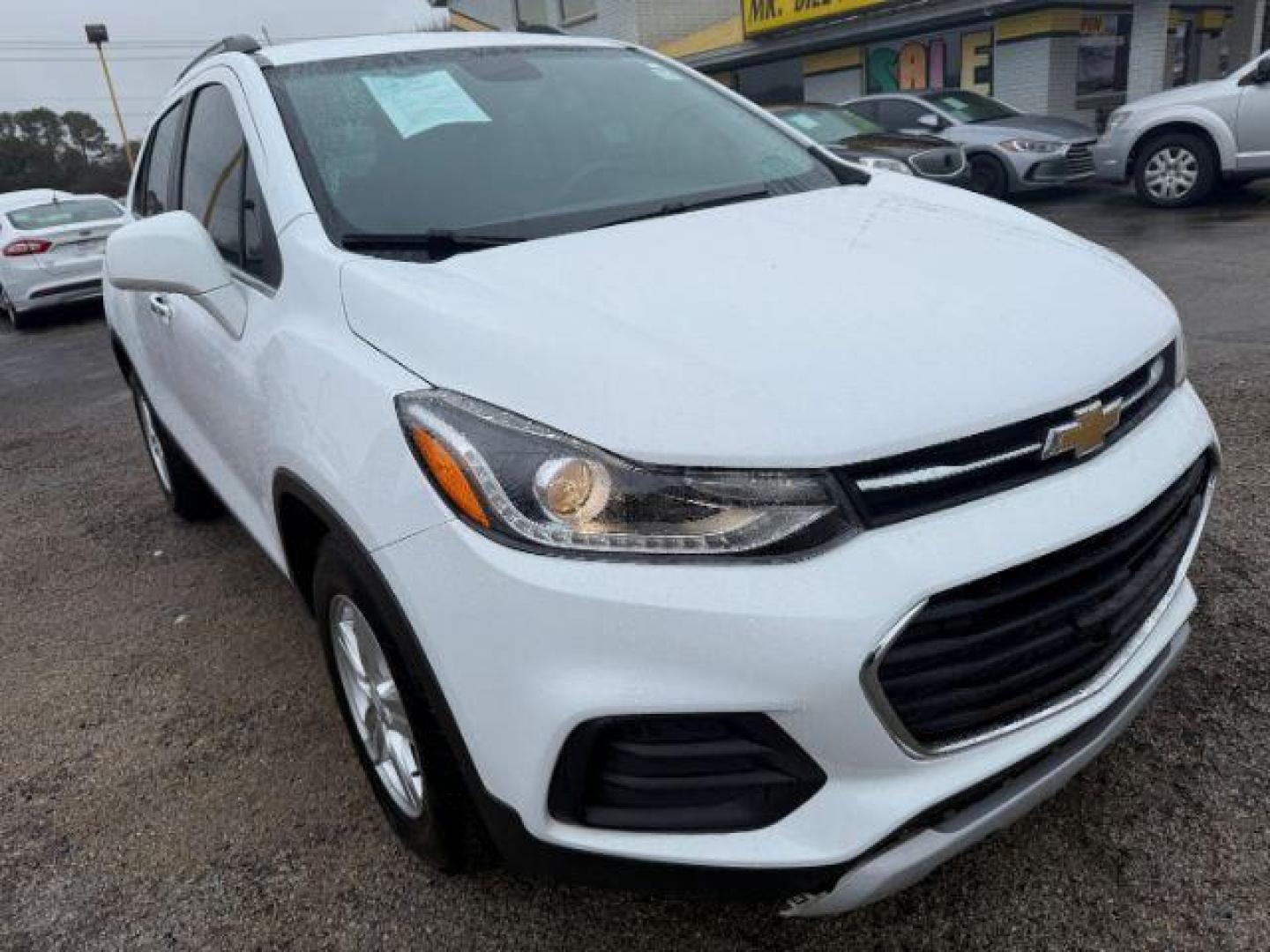 2020 WHITE CHEVROLET TRAX LT (3GNCJLSB4LL) , located at 2715 W Pioneer Pkwy, Arlington, TX, 76013, (817) 265-9009, 32.710262, -97.153236 - Photo#5