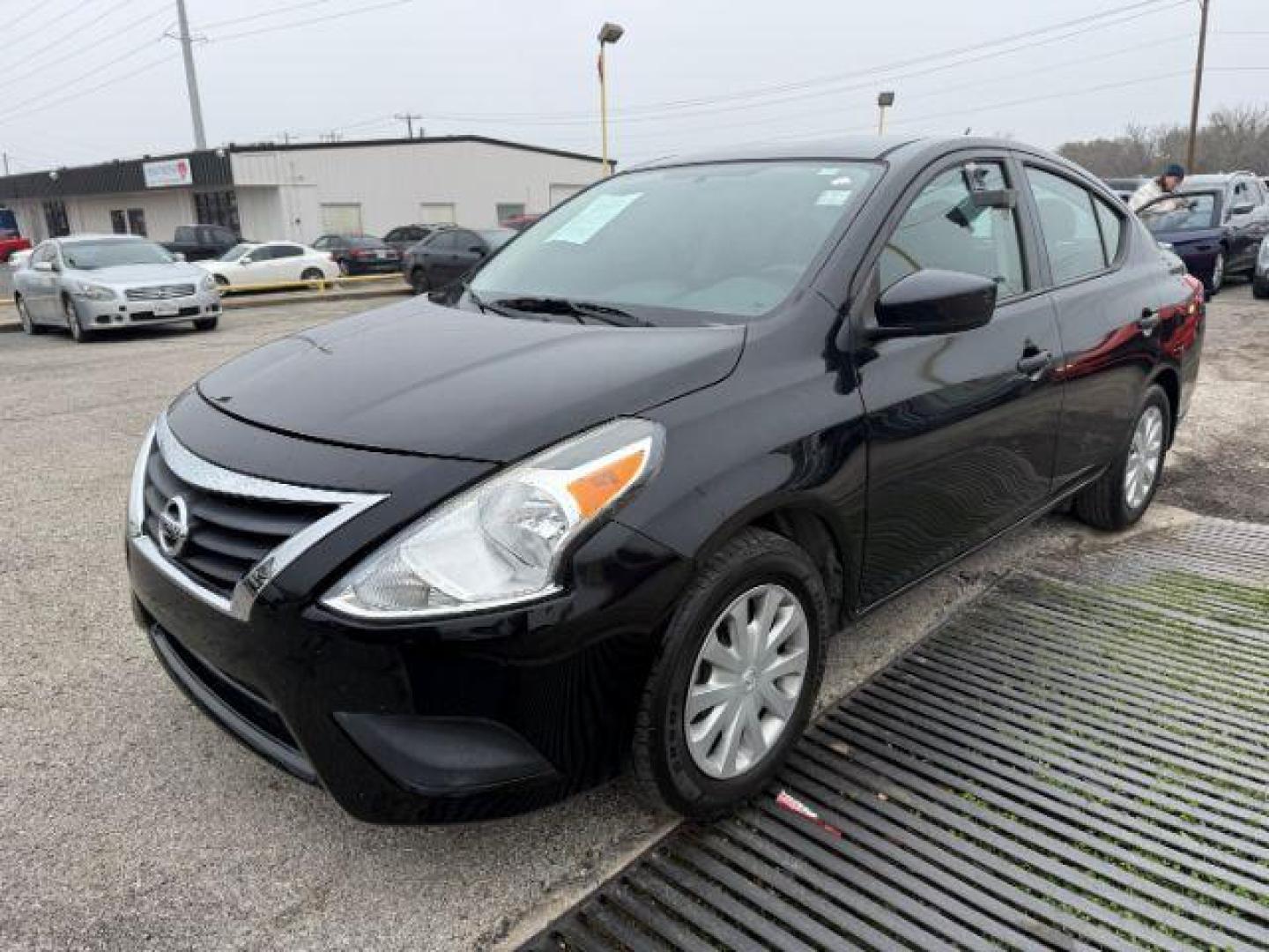 2017 BLACK Nissan Versa 1.6 S 4A (3N1CN7AP6HL) with an 1.6L L4 DOHC 16V engine, 4-Speed Automatic transmission, located at 2715 W Pioneer Pkwy, Arlington, TX, 76013, (817) 265-9009, 32.710262, -97.153236 - Photo#3