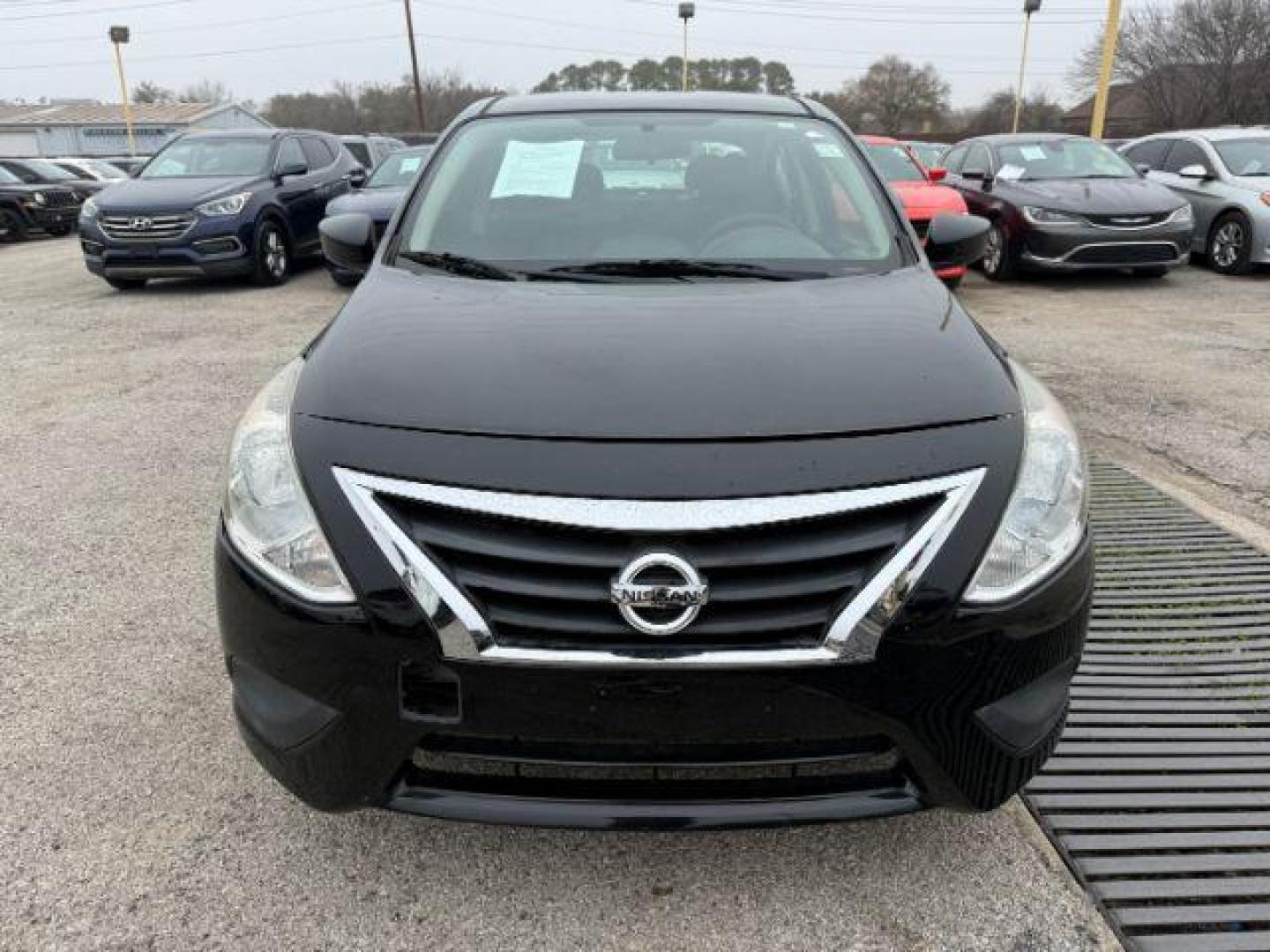 2017 BLACK Nissan Versa 1.6 S 4A (3N1CN7AP6HL) with an 1.6L L4 DOHC 16V engine, 4-Speed Automatic transmission, located at 2715 W Pioneer Pkwy, Arlington, TX, 76013, (817) 265-9009, 32.710262, -97.153236 - Photo#4