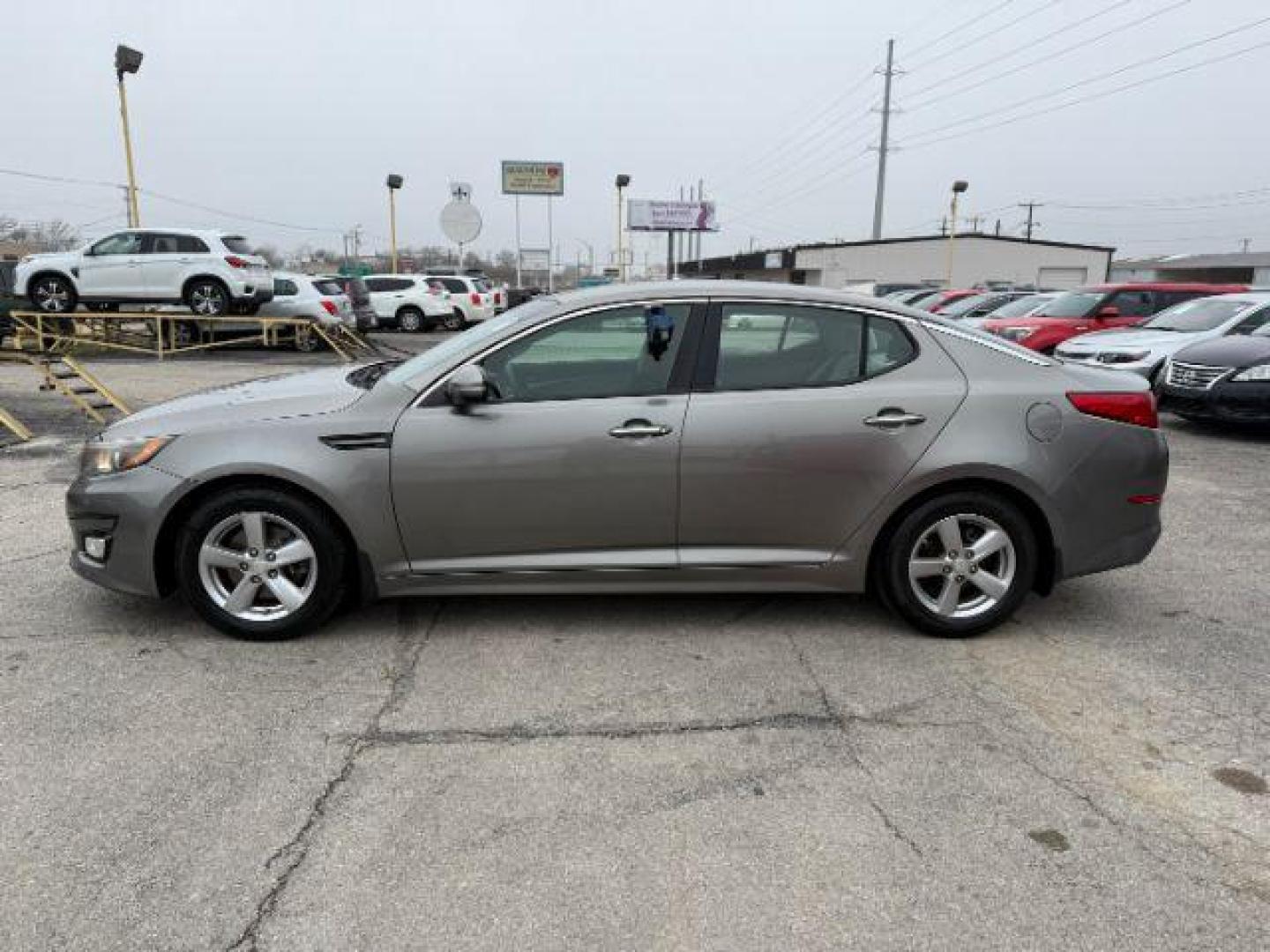 2015 GRAY Kia Optima LX (5XXGM4A71FG) with an 2.4L L4 DOHC 16V engine, 6-Speed Automatic transmission, located at 2715 W Pioneer Pkwy, Arlington, TX, 76013, (817) 265-9009, 32.710262, -97.153236 - Photo#2