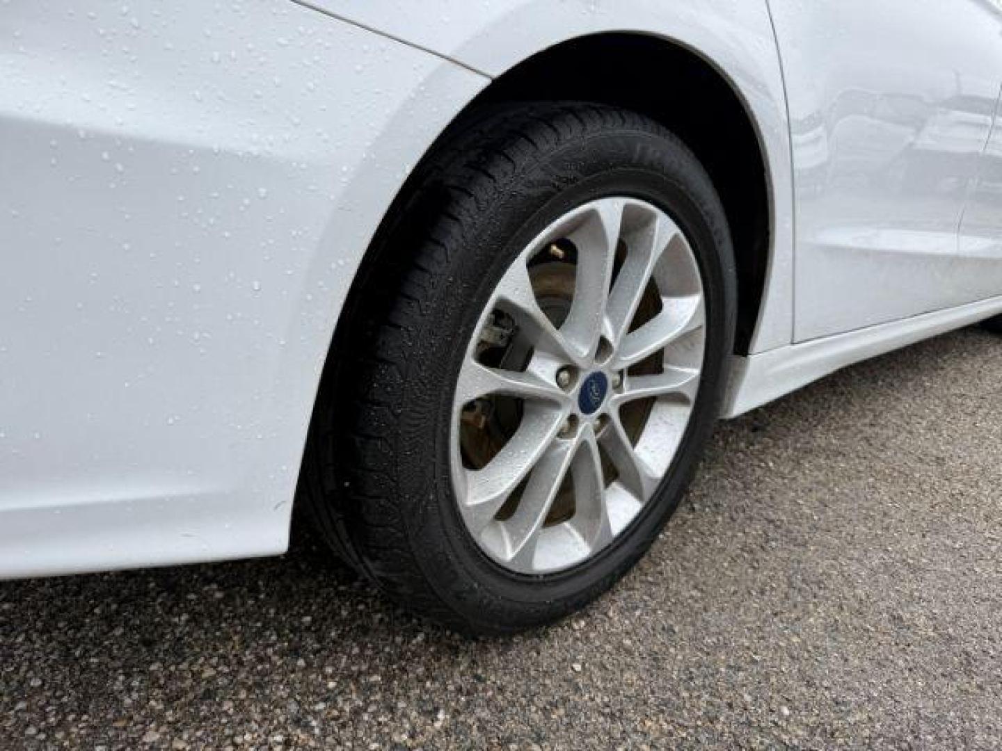 2020 WHITE FORD FUSION SE (3FA6P0HD8LR) , located at 2715 W Pioneer Pkwy, Arlington, TX, 76013, (817) 265-9009, 32.710262, -97.153236 - Photo#9