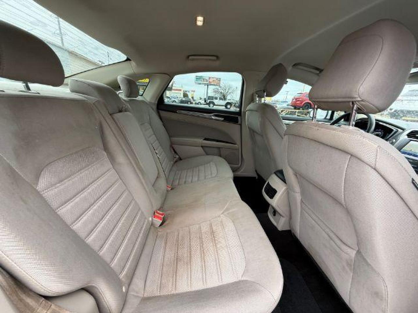 2020 WHITE FORD FUSION SE (3FA6P0HD8LR) , located at 2715 W Pioneer Pkwy, Arlington, TX, 76013, (817) 265-9009, 32.710262, -97.153236 - Photo#11