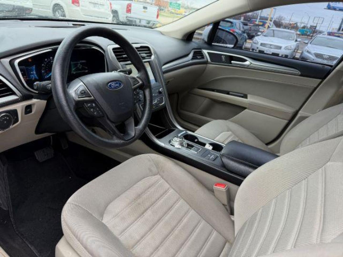 2020 WHITE FORD FUSION SE (3FA6P0HD8LR) , located at 2715 W Pioneer Pkwy, Arlington, TX, 76013, (817) 265-9009, 32.710262, -97.153236 - Photo#15