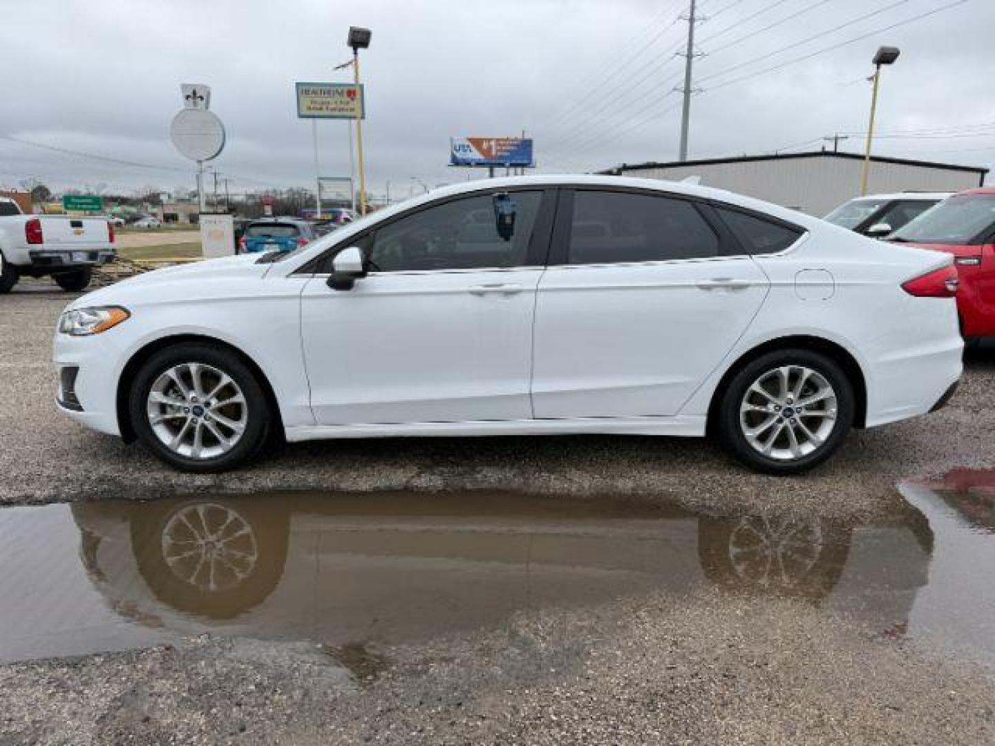 2020 WHITE FORD FUSION SE (3FA6P0HD8LR) , located at 2715 W Pioneer Pkwy, Arlington, TX, 76013, (817) 265-9009, 32.710262, -97.153236 - Photo#2