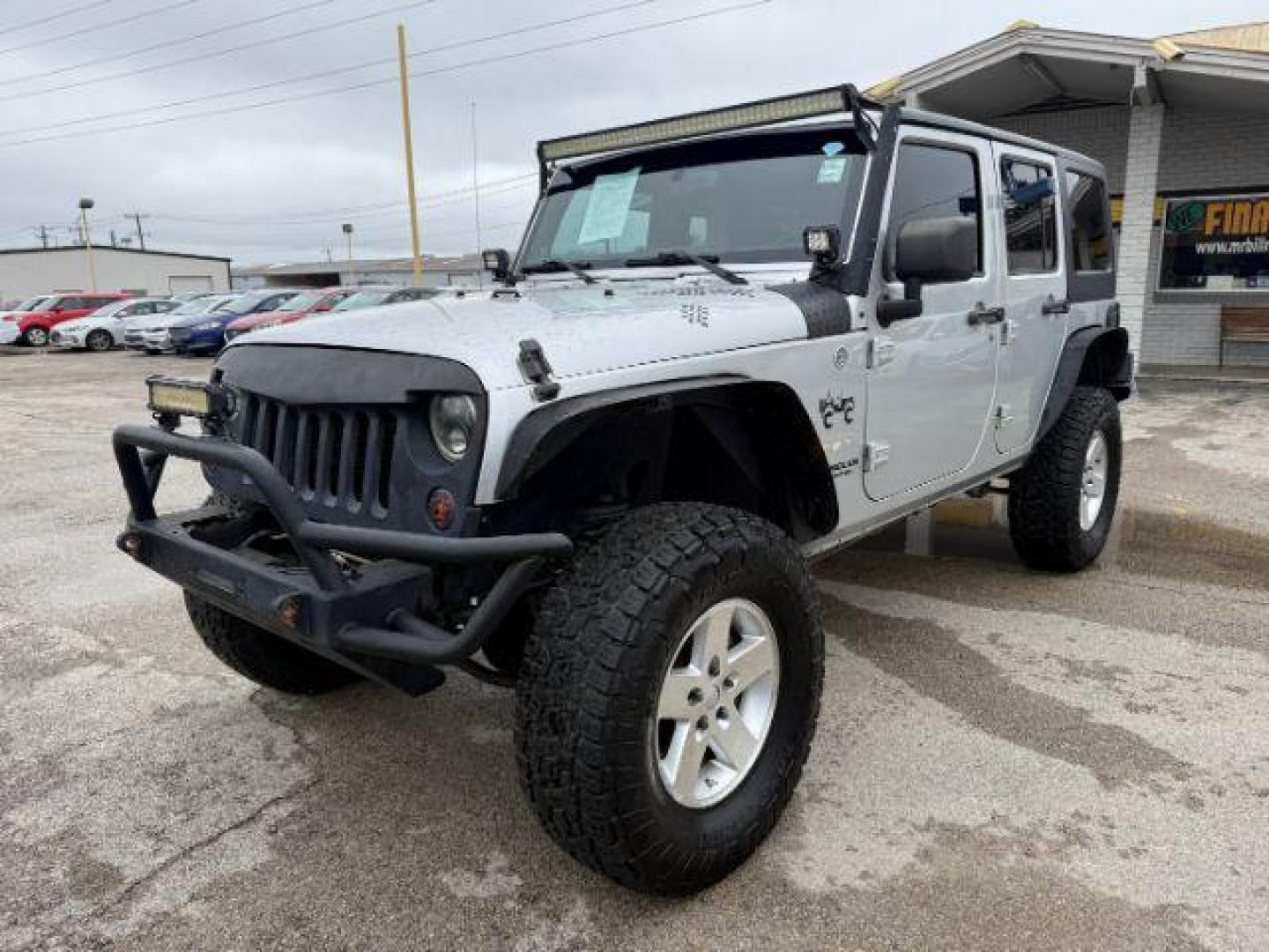 2012 SILVER Jeep Wrangler Unlimited Sahara 4WD (1C4BJWEG9CL) with an 3.6L V6 DOHC 24V FFV engine, located at 2715 W Pioneer Pkwy, Arlington, TX, 76013, (817) 265-9009, 32.710262, -97.153236 - Photo#3