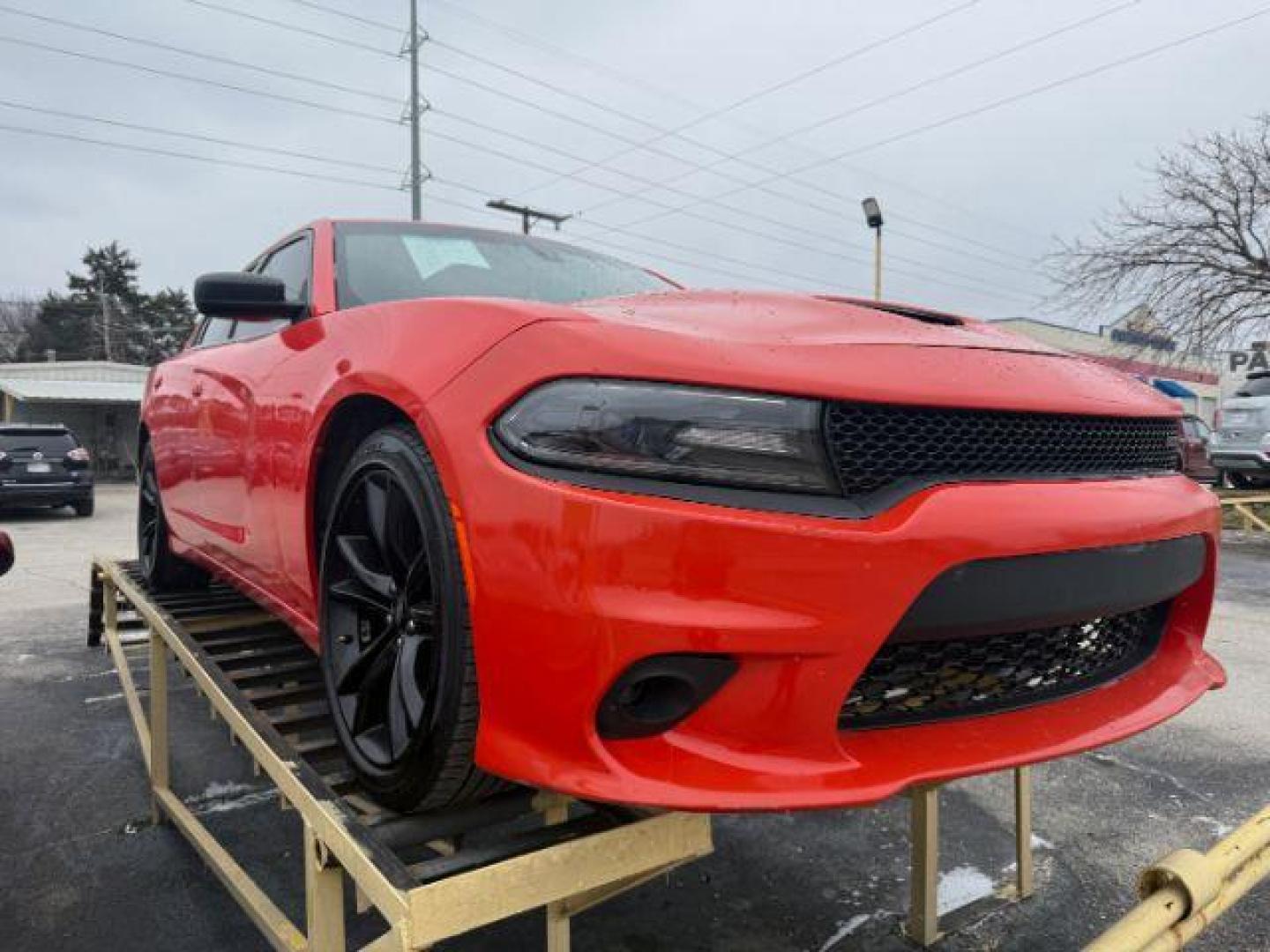 2018 ORANGE Dodge Charger SXT Plus (2C3CDXHG3JH) with an 3.6L V6 DOHC 24V engine, 8-Speed Automatic transmission, located at 2715 W Pioneer Pkwy, Arlington, TX, 76013, (817) 265-9009, 32.710262, -97.153236 - Photo#4