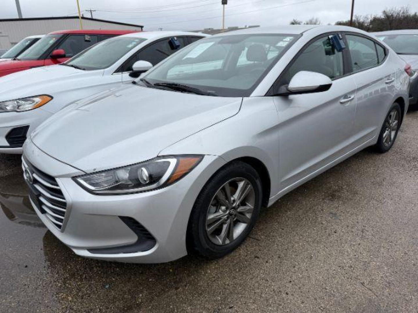 2018 SILVER HYUNDAI ELANTRA SEL (5NPD84LF6JH) , located at 2715 W Pioneer Pkwy, Arlington, TX, 76013, (817) 265-9009, 32.710262, -97.153236 - Photo#3