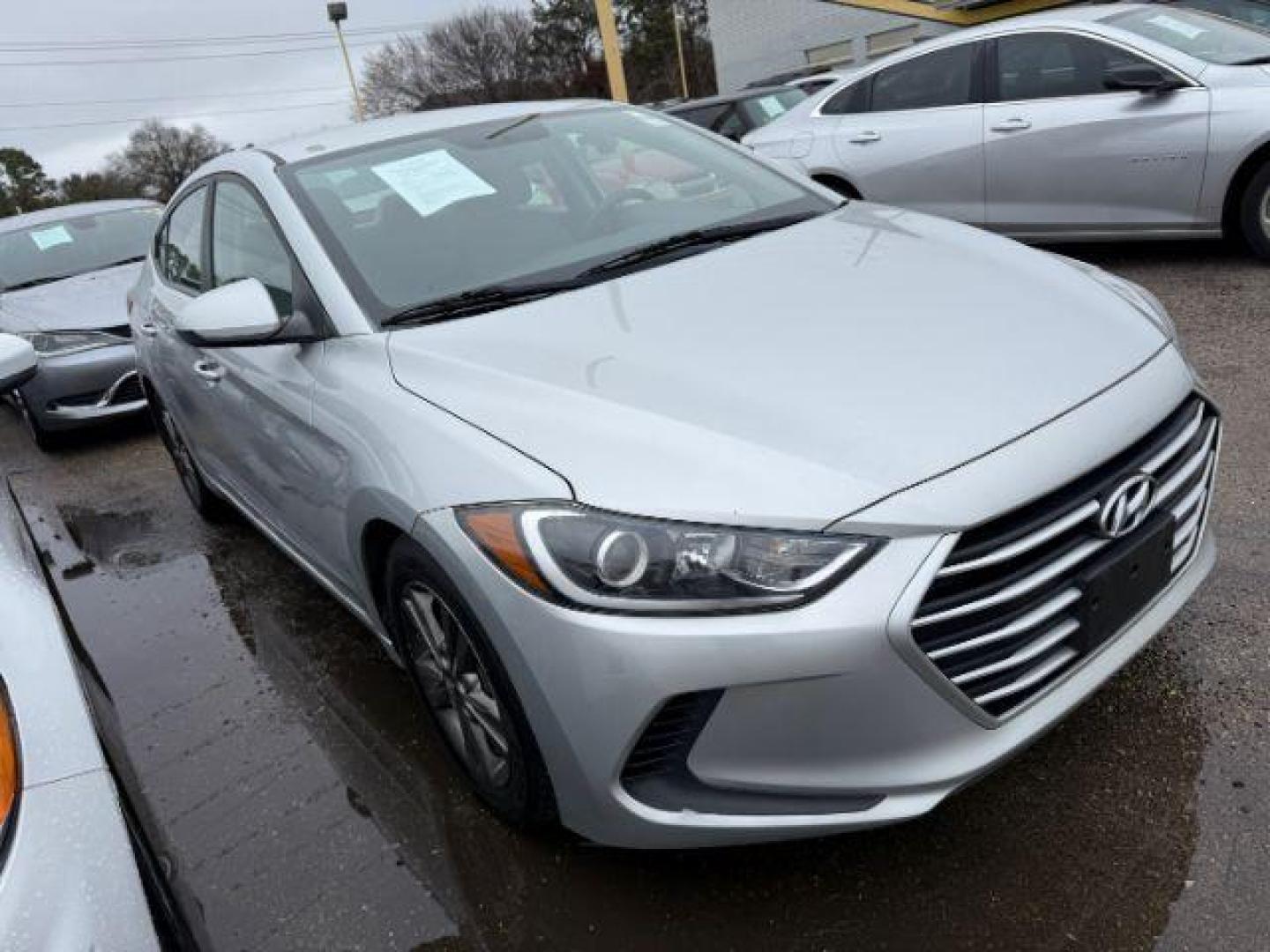 2018 SILVER HYUNDAI ELANTRA SEL (5NPD84LF6JH) , located at 2715 W Pioneer Pkwy, Arlington, TX, 76013, (817) 265-9009, 32.710262, -97.153236 - Photo#5