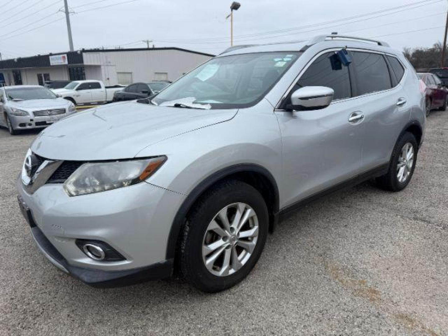 2016 SILVER NISSAN ROGUE SV (5N1AT2MT6GC) , located at 2715 W Pioneer Pkwy, Arlington, TX, 76013, (817) 265-9009, 32.710262, -97.153236 - Photo#3