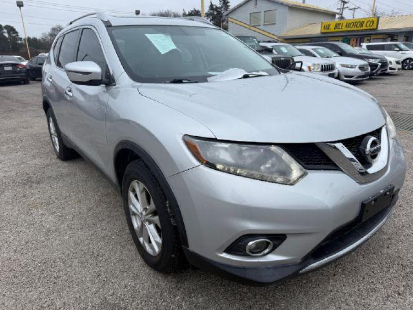 2016 SILVER NISSAN ROGUE SV (5N1AT2MT6GC) , located at 2715 W Pioneer Pkwy, Arlington, TX, 76013, (817) 265-9009, 32.710262, -97.153236 - Photo#5