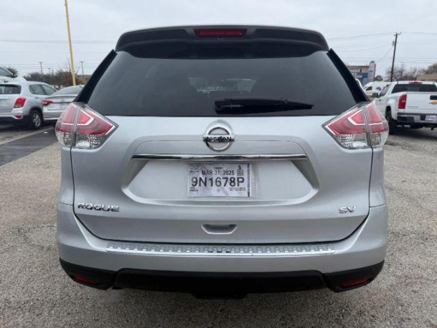 2016 SILVER NISSAN ROGUE SV (5N1AT2MT6GC) , located at 2715 W Pioneer Pkwy, Arlington, TX, 76013, (817) 265-9009, 32.710262, -97.153236 - Photo#7